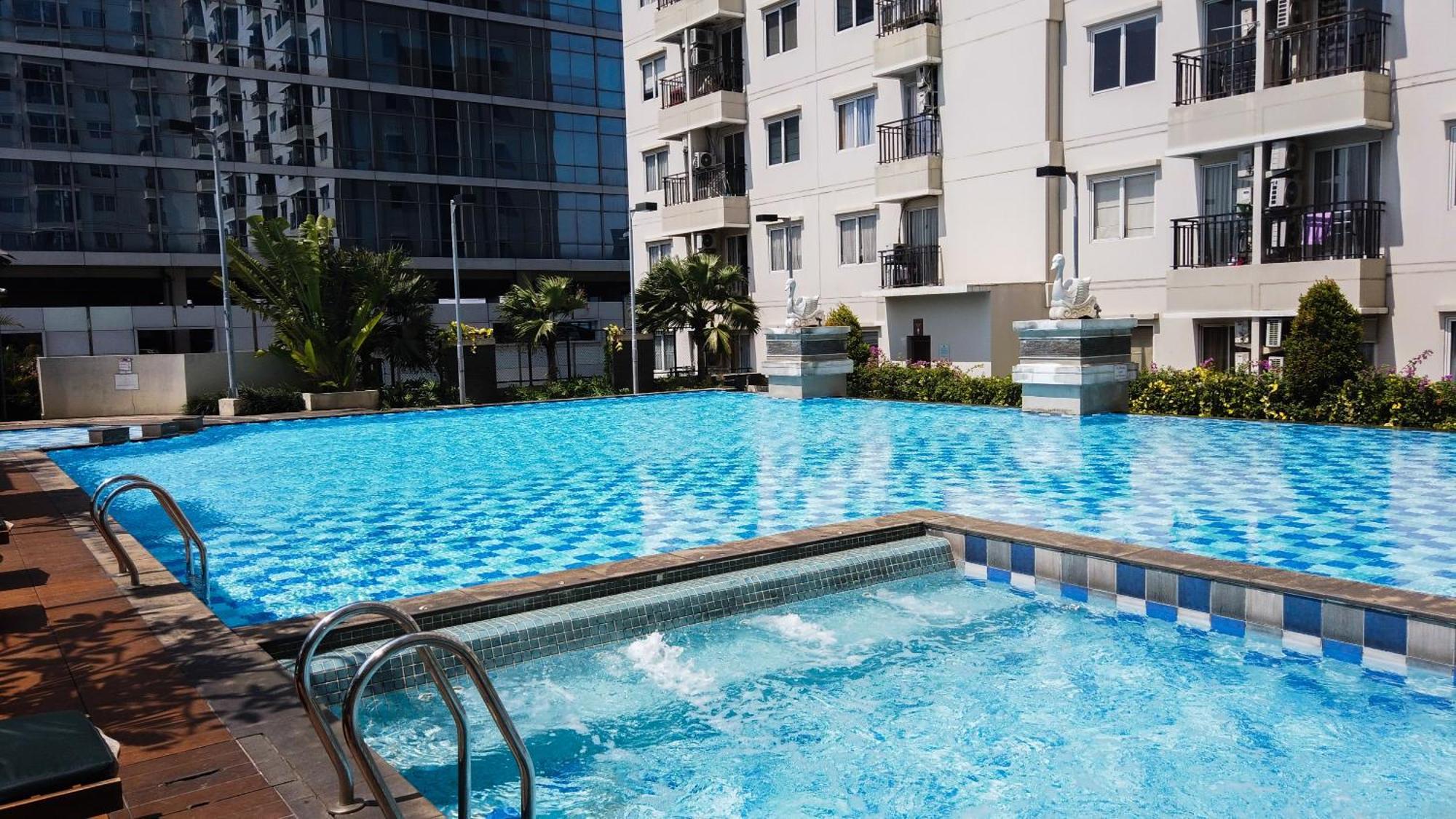 And Cozy At Signature Park Tebet By Travelio * Jakarta