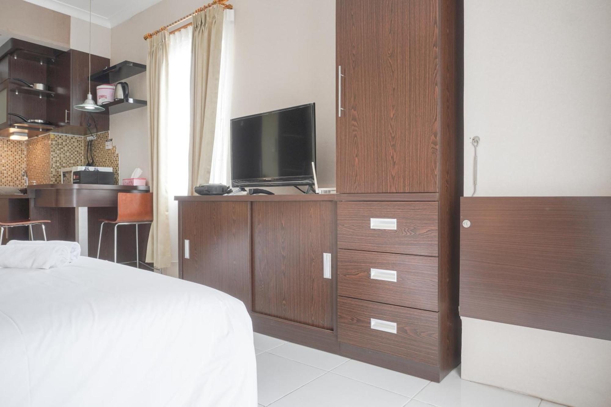 And Cozy At Signature Park Tebet By Travelio * Jakarta